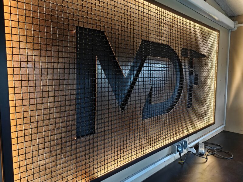 Logotipas su LED apšvietimu